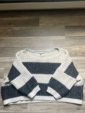 Victoria's Secret Cream and Black Chunky Knit Sweater